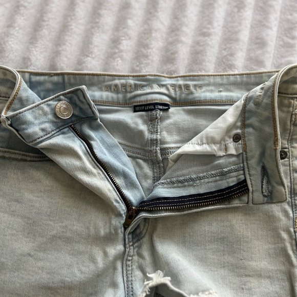 AE Next Level Super High Waisted Denim blue light wash Shortie Short Size 6 - Picture 4 of 8